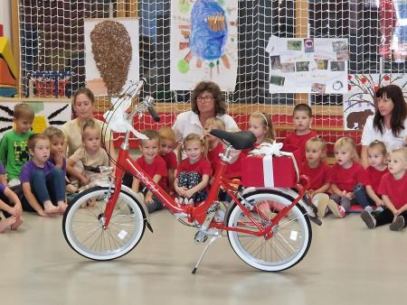 Vrtec Cezanjevci praznuje (1)